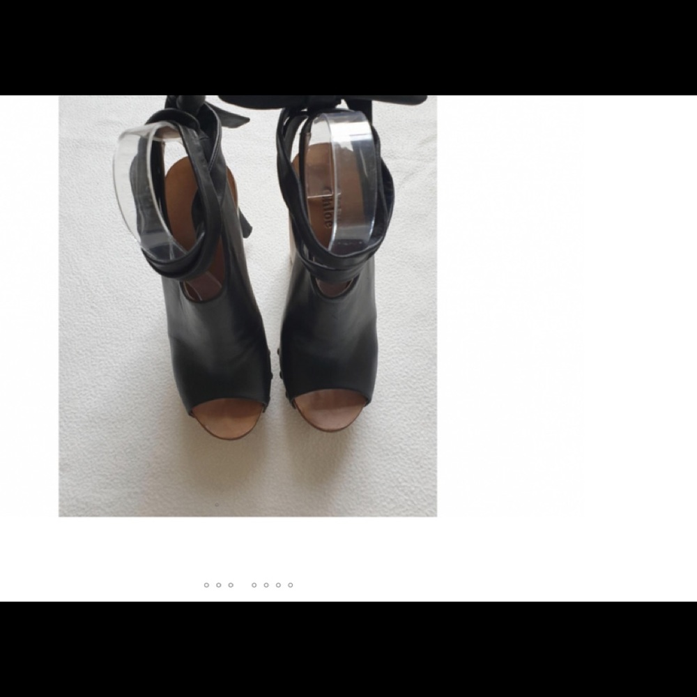 Authentic Chloe leather sandals US 7